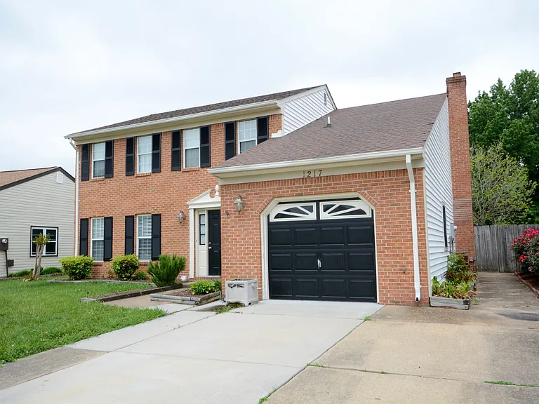 1217 Reardon Cir — Photo 33