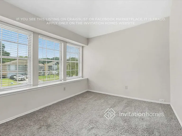 10514 Wayward Wind Ln — Photo 16