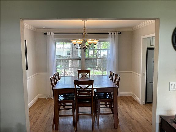 5th image of 73 Woodhill Ct