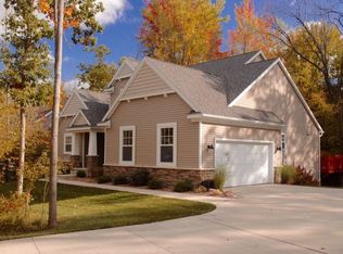 5805 Plumtree Ln, Midland, MI 48642