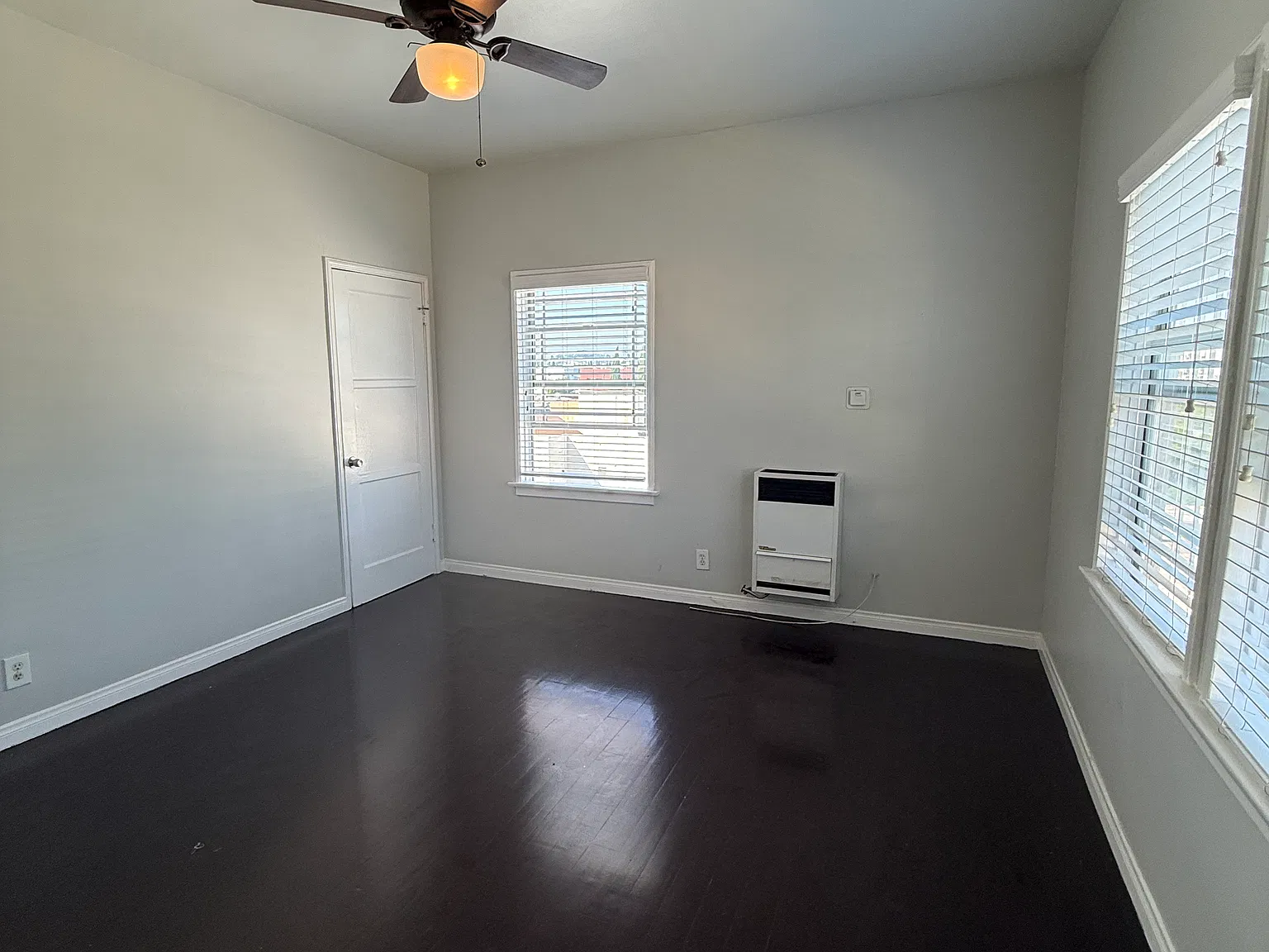 Studio, 300 sqft, $1,325 — Photo 4