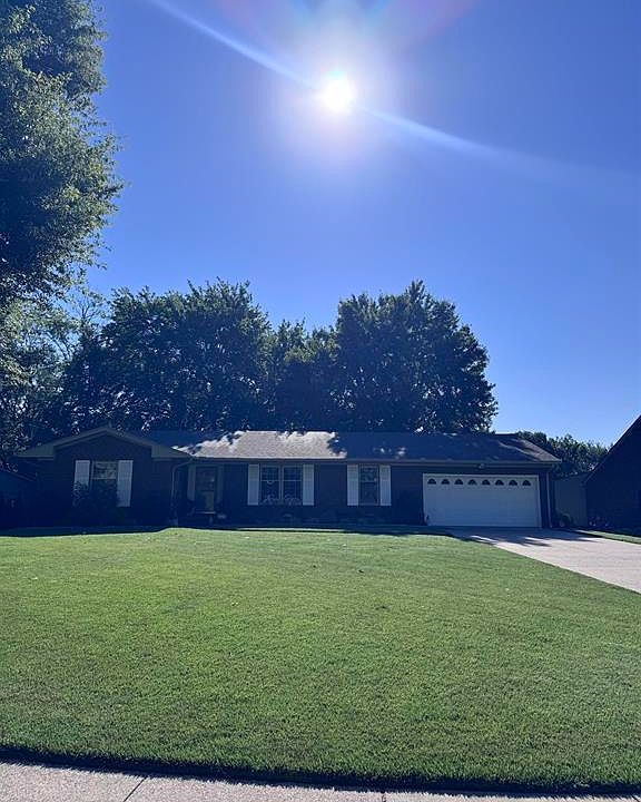 1st image of 4609 Crescent Hill Dr