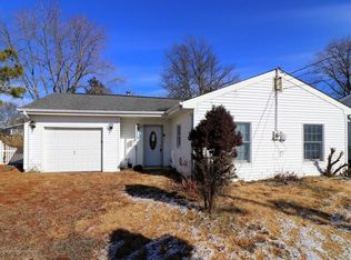8 Silver Lake Ct, Little Egg Harbor, NJ