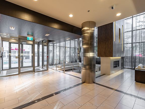 3rd image of 320 Richmond St E #316