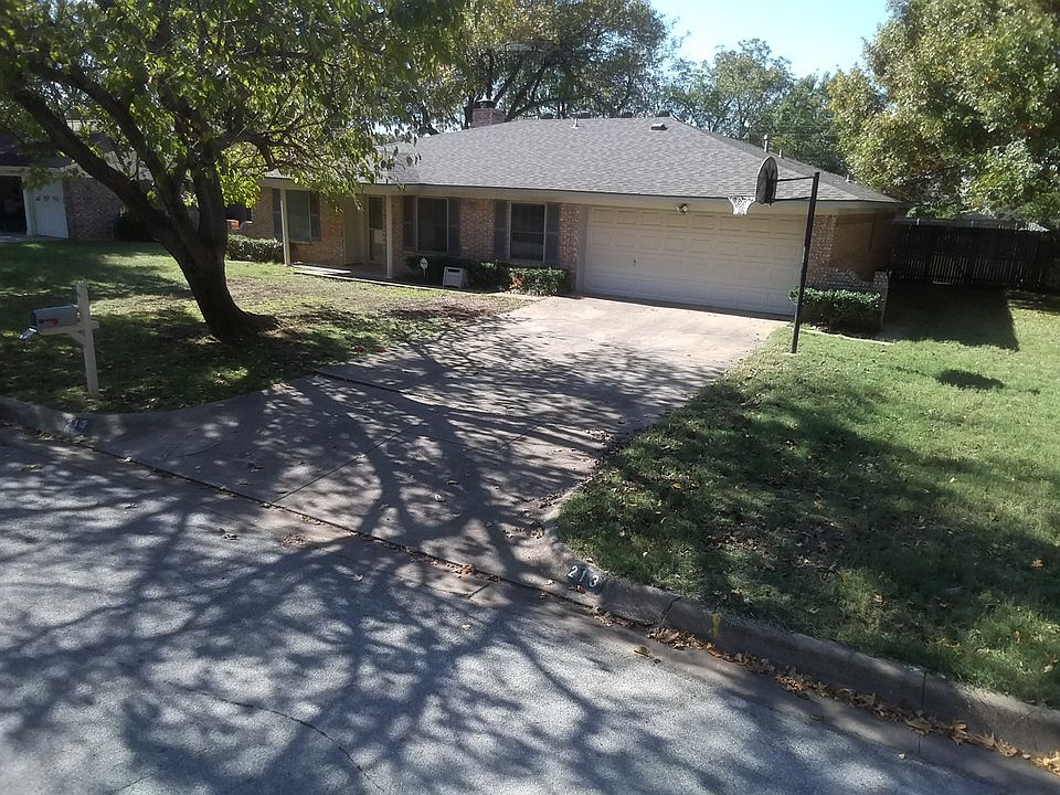 1st image of 213 Glenn Dr