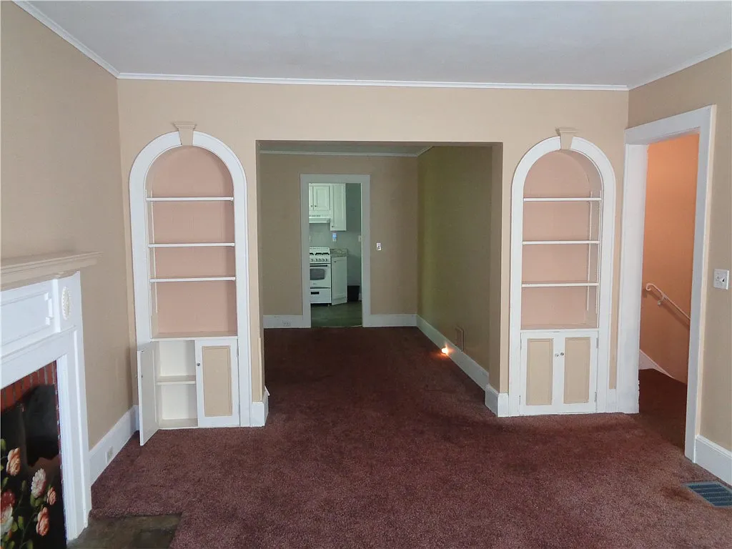 3 bed, 2.0 bath, 1027 sqft, $1,600 — Photo 2