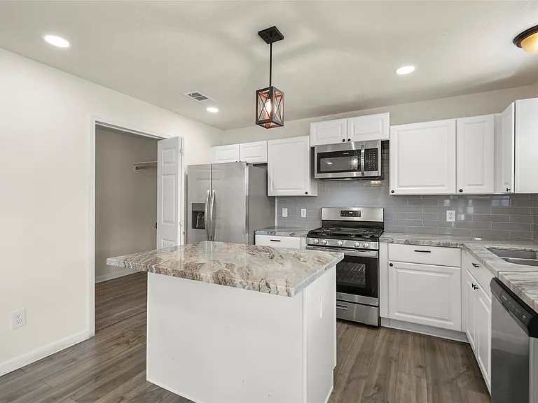 14106 Kinsbourne Ln — Photo 3