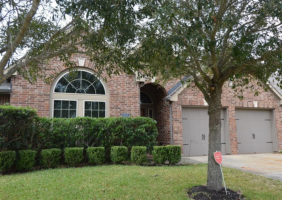 1st image of 2818 Leafwood Ln