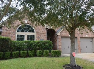 2818 Leafwood Ln, Pearland, TX 77584