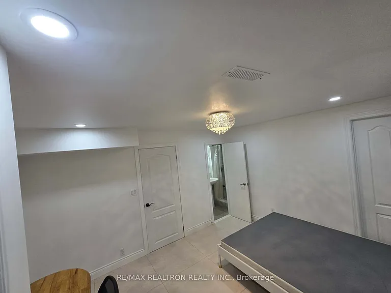 38 Collingsbrook Blvd #3 — Photo 11