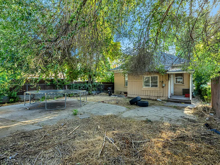 2752 Madison Ave — Photo 8