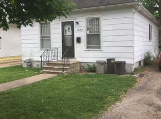 1237 E Vanderhoof St, Decatur, IL 62521
