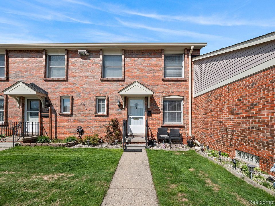 1st image of 20123 N Great Oaks Cir