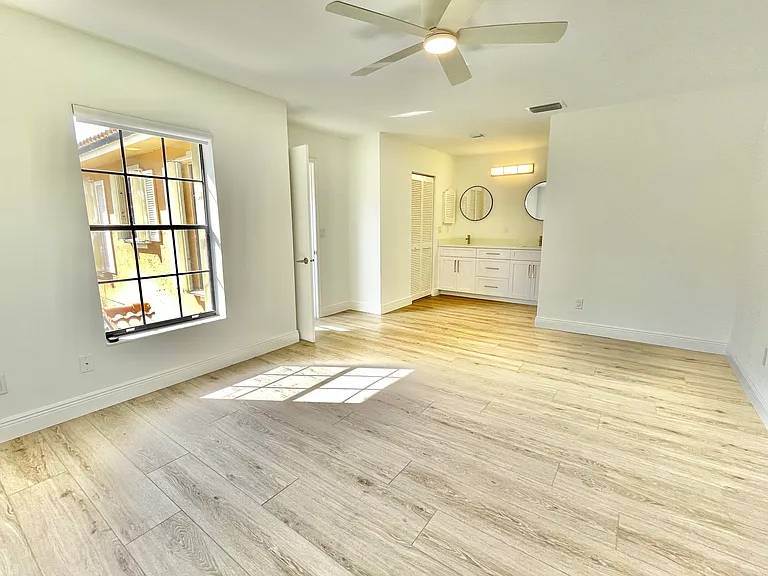 359 Prestwick Cir #2 — Photo 11