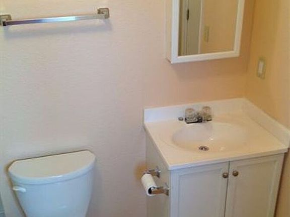 4th image of 3210 W Longfellow Pl #A
