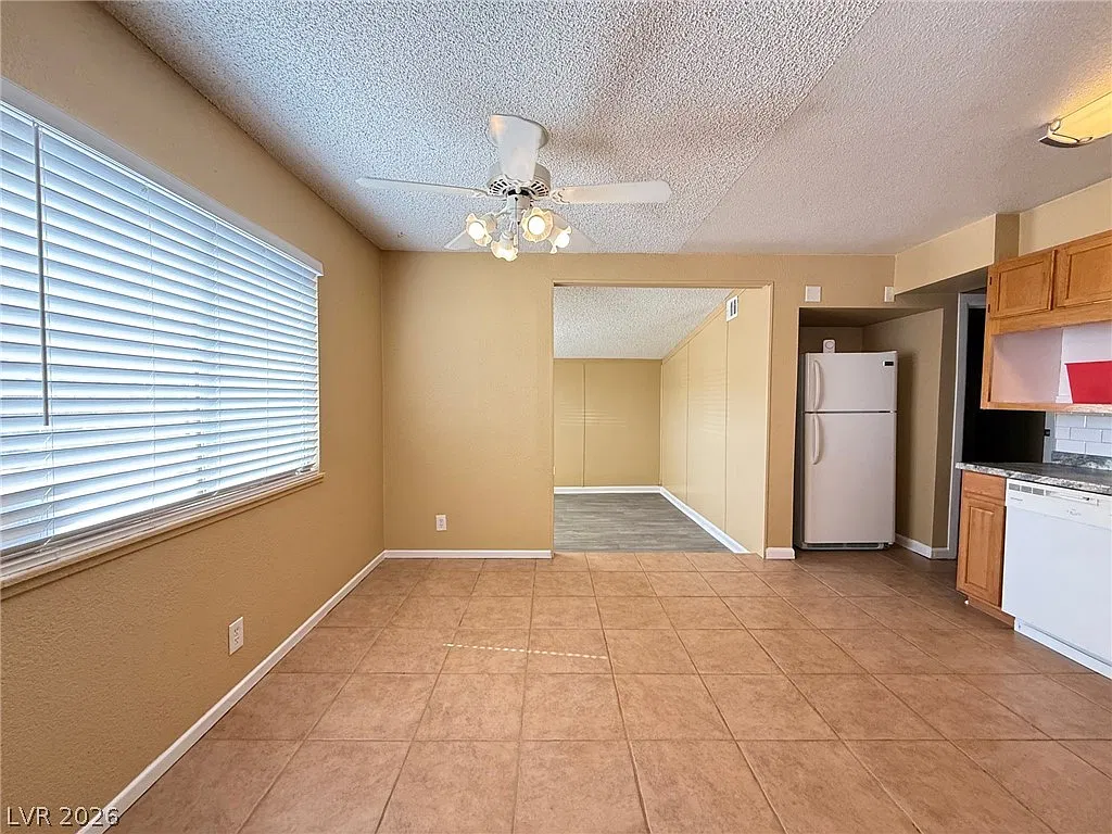 5 bed, 2.0 bath, 1479 sqft, $2,000 — Photo 4
