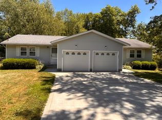 1869 Whychwood Dr, Akron, OH 44312