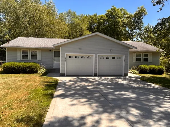 1873 Whychwood Dr, Akron, OH 44312