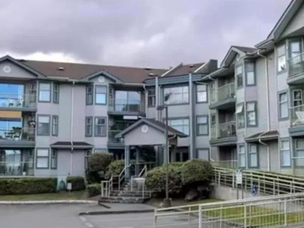 10756 138th St #104, Surrey, BC V3T 4K5