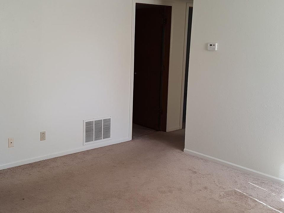 2nd image of 618 W 14th St