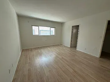 5210 Zelzah Ave. — Photo 5