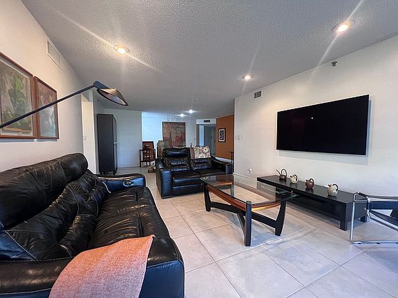 4th image of 6463 La Costa Dr APT 105