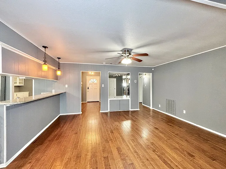 7015 Forest Pne — Photo 8