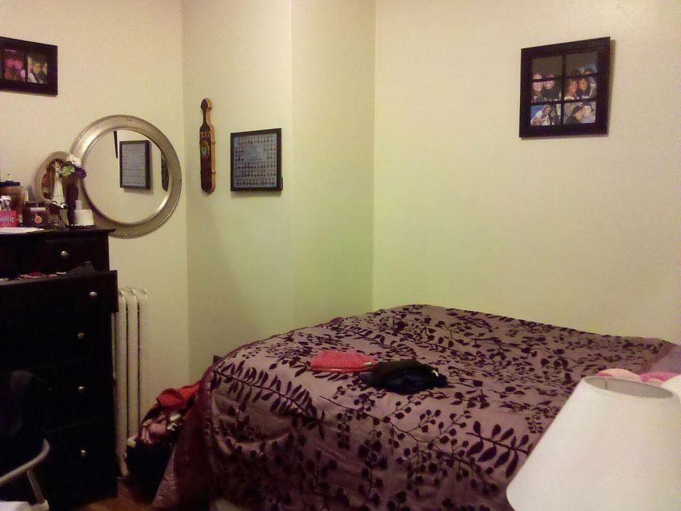 2nd image of 32 Symphony Rd #10
