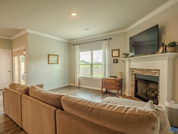 3rd image of 14731 London Ln