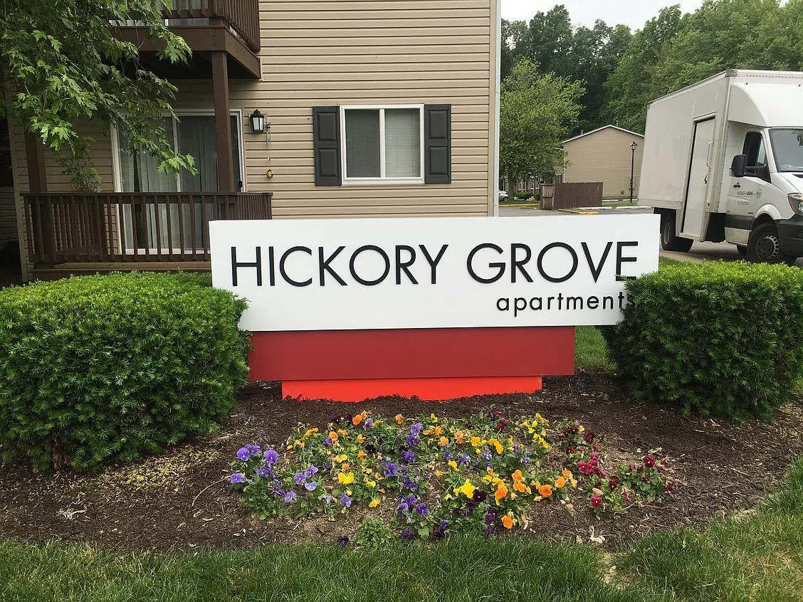 Hickory Grove — Photo 1