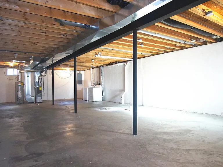 3056 E Lake Lansing Rd — Photo 21