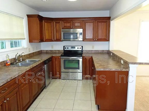 5th image of 818 Oak Ave