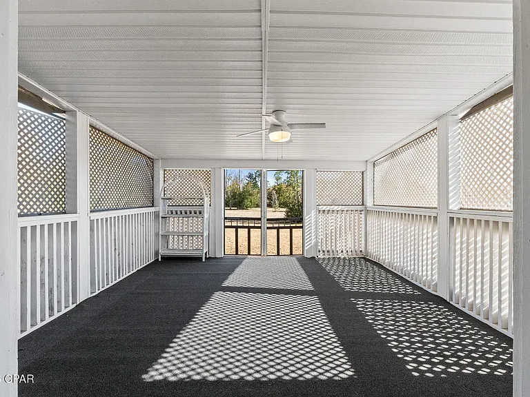 1041 Plantation Dr — Photo 14
