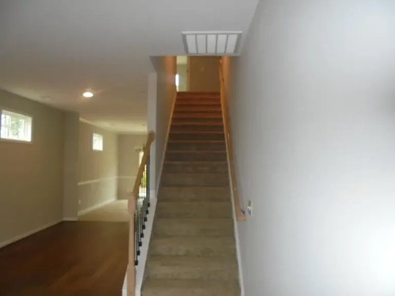 245 Claudia Dr — Photo 4