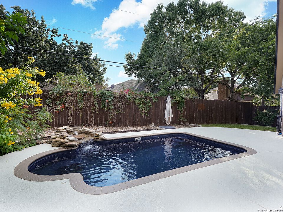 1st image of 13810 LAUREL HOLLOW DR