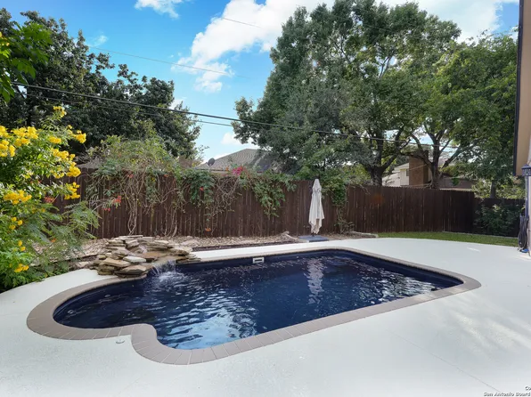 13810 LAUREL HOLLOW DR, San Antonio, TX 78232