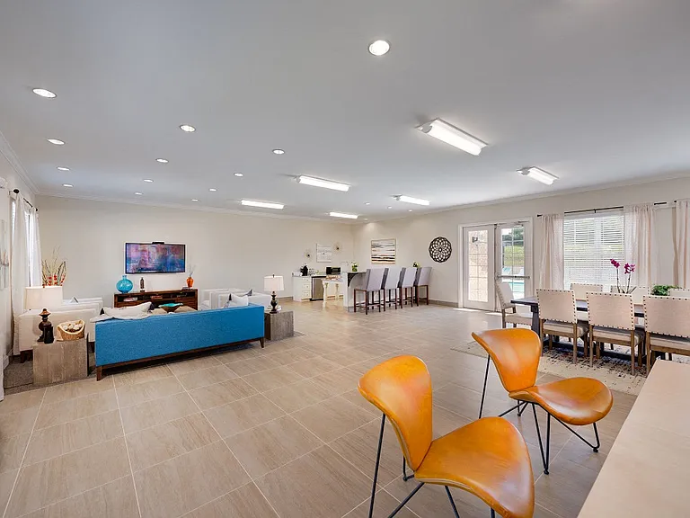 Residences at Jefferson Crossing — Photo 10