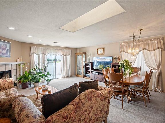 5th image of 25583 Spring Dr