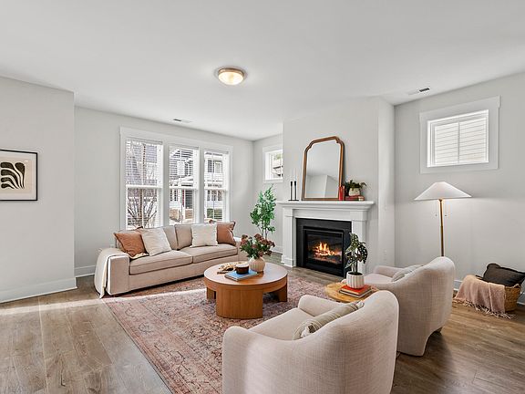 4th image of 174 Bluffwood Ave