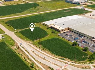 1175 Tower Terrace Rd, Hiawatha, IA 52233