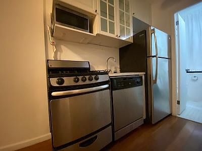 5th image of 354 E 78th St #D