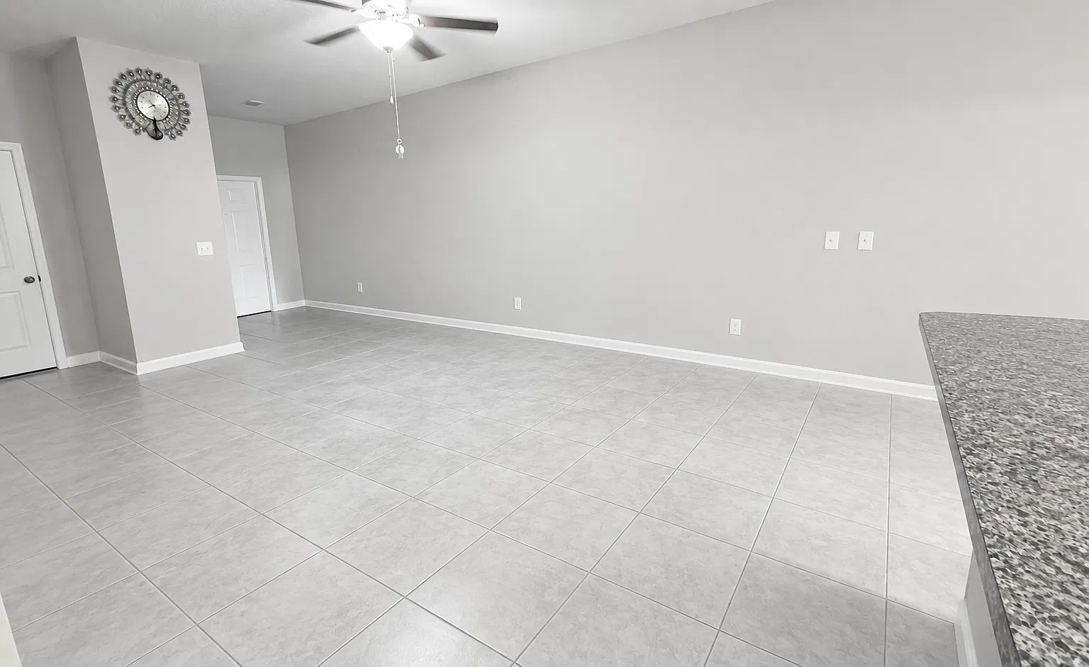 3 bed, 2.5 bath, 1663 sqft, $2,100 — Photo 4