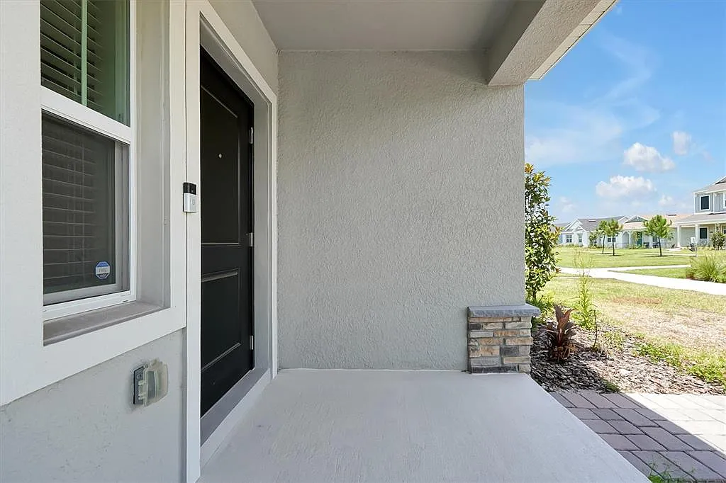 3 bed, 2.5 bath, 1951 sqft, $3,300 — Photo 4