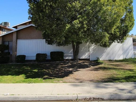 2nd image of 4400 Tierra Verde St APT D