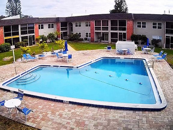 2nd image of 3800 Saxon Dr #480