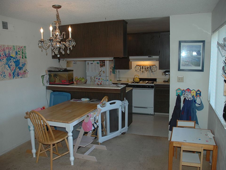 2nd image of 1736 Fremont Ct APT 1