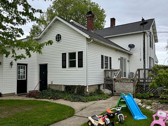 3rd image of 5410 Long Lake Rd