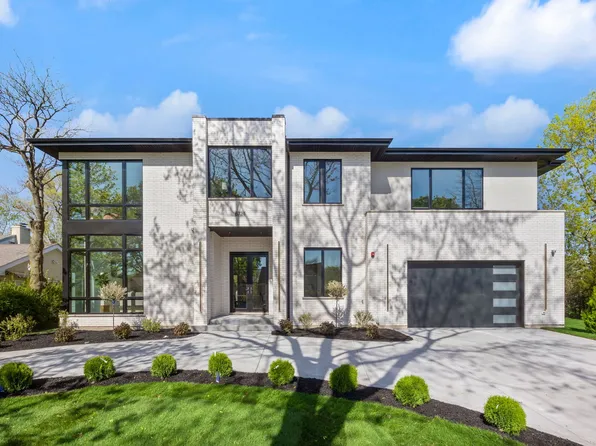 6724 N Lawndale Ave, Lincolnwood, IL 60712