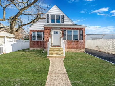 8 Rockaway Avenue, Westbury, NY, 11590
