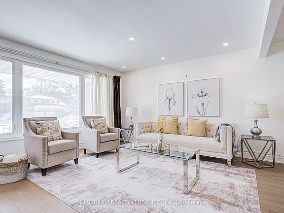 3rd image of 8 Hemingway Cres